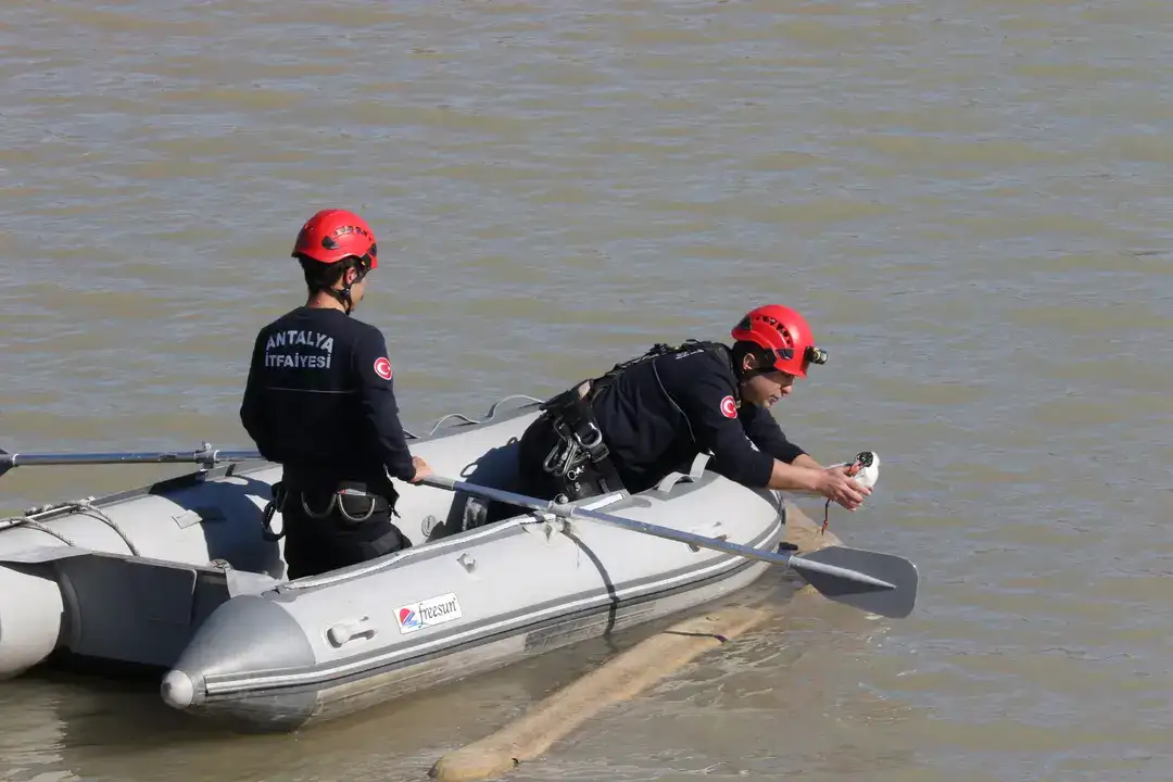 Boğaçayı'nda Misinaya Takılan Martıyı Ekipler Kurtardı 2
